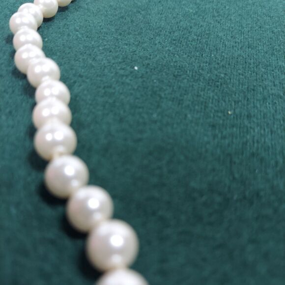 Vintage White Faux Pearls Necklace  22" - Picture 3 of 6